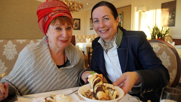 Inge Maux (l.) mit Michaela Schachner