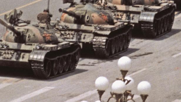 Der „Panzer-Mann“, heute eine Ikone des chinesischen Protestes vor 25 Jahren. US-Fotograf Jeff Widener hat ihn fotografiert