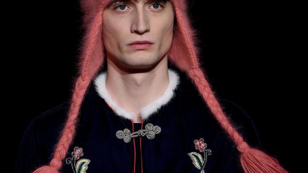 Hingucker-Accessoires: Wollhaube wie von Oma (aber von Gucci), ...