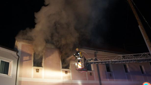 Feuerwehr beim Einsatz in Mistelbach.