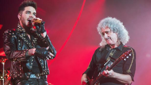 Gitarrist Brian May (rechts) sieht Sänger Adam Lambert als &quot;Gottes-Geschenk&quot;.