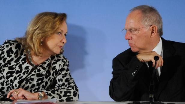 Wie macht das der Wolfgang Schäuble nur? Finanzministerin Maria Fekter holt sich Budget-Tipps von ihrem deutschen Amtskollegen.