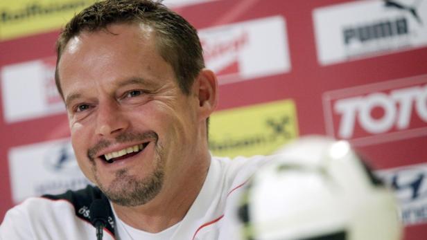 New goalkeeper coach of the Austrian national soccer team Otto Konrad reacts during a news conference in Vienna November 10, 2011. REUTERS/Herwig Prammer (AUSTRIA - Tags: SPORT SOCCER)