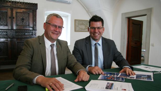 Bürgermeister Thomas Steiner und Projektkoordinator Werner Fleischhacker stellen den Zwischenbericht des Stadtentwicklungsplanes STEP 2030 vor