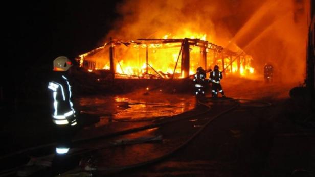 Großbrand Scheune, Halle Neuhofen an der ybbs …