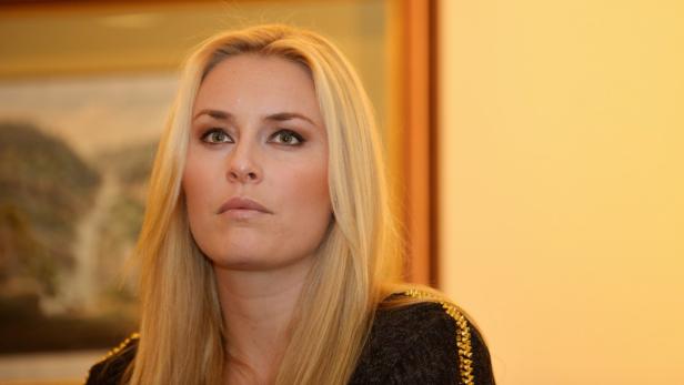 epa03484055 US skier Lindsey Vonn talks to reporters during a press conference before the Alpine Skiing World Cup in Aspen, Colorado, USA, 23 November 2012. The women&#039;s giant slalom and slalom races are being held in Aspen over the weekend. EPA/JUSTIN LANE