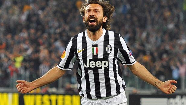 Andrea Pirlo jubelt im Trikot von Juventus Turin.