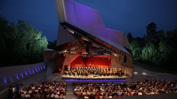 Malerische Kulisse: Der akustisch tolle Wolkenturm in Grafenegg bietet eine „Symphonie für alle Sinne“.