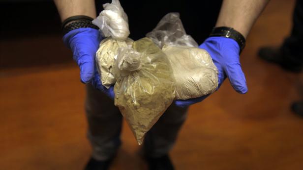 Das beschlagnahmte Heroin besitzt einen Marktwert von zirka 150.000 Euro. (Symbolbild)