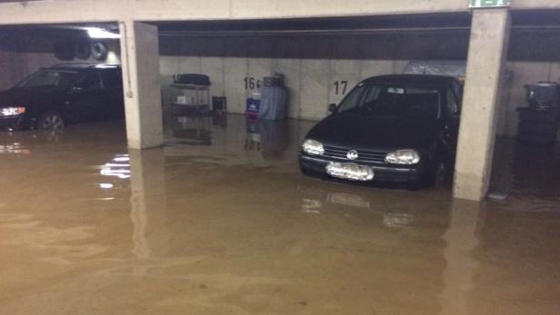 Eine überschwemmte Garage nach Unwettern in der Gegend von Gratwein-Straßengel