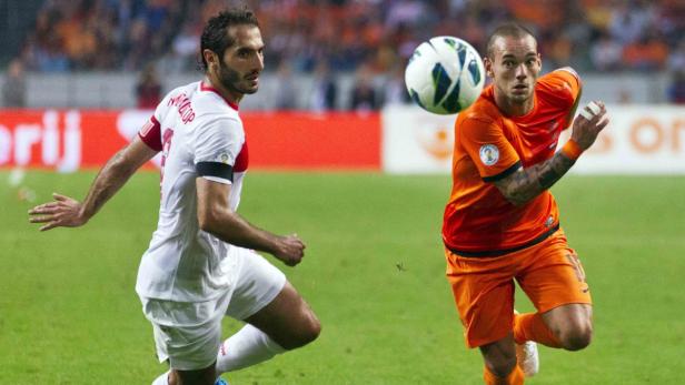 Künftige Mitspieler: Wesley Sneijder (re.) und Hamit Altintop.