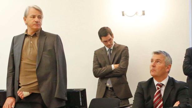 Ex-Hypo-Manager Wolfgang Kulterer (l.) und Ex-Hypo-Österreich-Chef Gert Xander vor dem Prozess.