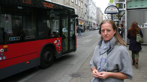 „Wenn der Bus nur noch in der Neubaugasse fährt, kostet uns das Frequenz“, fürchtet Margit Johannik.