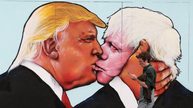 Ein Graffiti aus der Anti-Brexit-Kampagne: Trump und Johnson