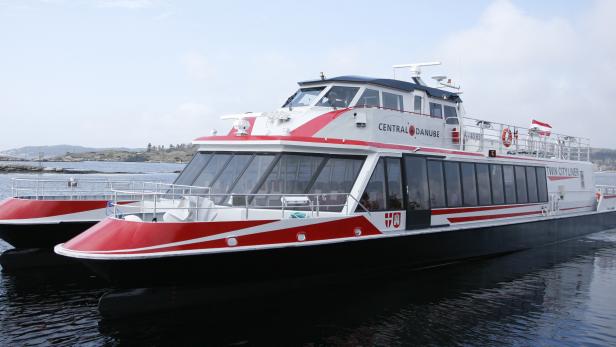 Twin City Liner holt PR Plus an Board