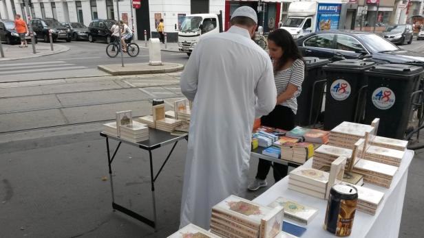 Koran-Verteilung in Wien.