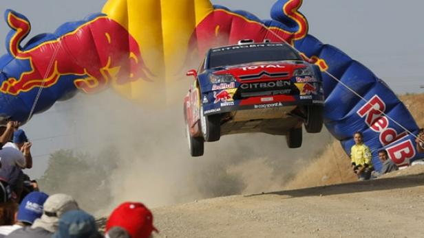 Red Bull Media House und the sportsman media group promoten ab 2013 die Rallye-Rennserie WRC, aus der sich der Seriensieger der vergangenen Jahre, Sébastian Loeb, auf Raten zurück zieht. (c: red bull)