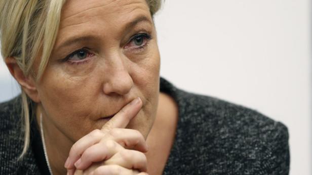 Marine Le Pen schart die Europaskeptiker um sich.