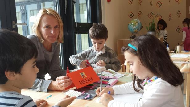Karin Leitenmaier erzieht zur Selbstständigkeit, indem sie Kindern Verantwortung gibt.