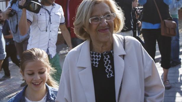 Künftige Bürgermeisterin Madrids: Manuela Carmena, 71, mit ihrer Enkelin