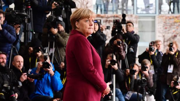 Deutschland: Merkel kandidiert wieder
