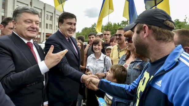 Petro Poroschenkos mit seinem Berater und Georgiens Ex-Präsident Michail Saakaschwili