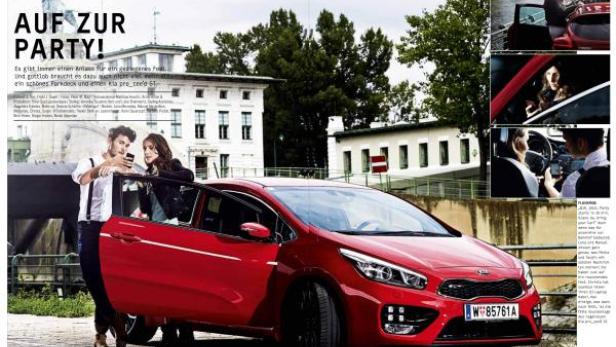 Ein Paar steht neben einem roten Kia Pro cee'd mit geöffneter Tür.