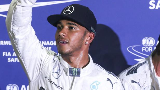 Hamilton sicherte sich auf den letzten Drücker die beste Startposition für das Rennen am Sonntag. Rosberg (re.) muss sich hinter seinem Teamkollegen einreihen.
