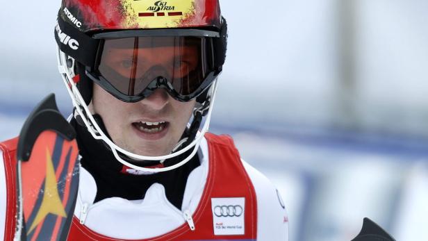 epa03545671 Marcel Hirscher of Austria after his first run of the men&#039;s slalom race at the FIS Alpine Skiing World Cup at the Lauberhorn in Wengen, Switzerland, 20 January 2013. EPA/PETER KLAUNZER