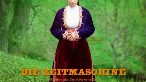 Eine Frau in traditioneller Tracht auf dem Cover von „Terra Mater“.