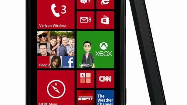 Nokia Lumia 928 Black Combo. Eines der Produkte, das künftig mit mehr kommunikativer Durchsetzungsvermögen verkauft werden soll. (c: nokia)