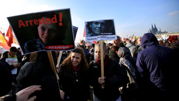 Demonstration in Köln gegen die Inhaftierung Erdogans