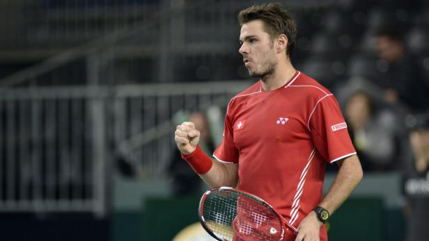 Stan Wawrinka jubelt mit geballter Faust auf dem Tennisplatz.