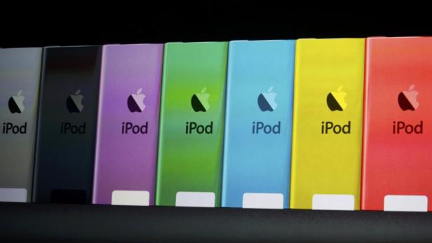 The different colours available for the iPod Touch