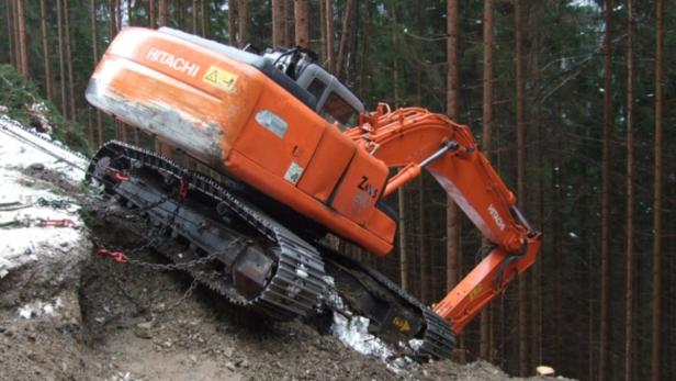 Bagger-Bergung der FF in Hainfeld