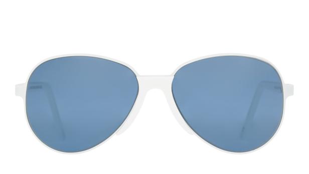 Made in Austria. Wer  ganz in Weiß auftreten will, wählt diese Sonnenbrille mit weißem Rahmen aus edlen, handbearbeiteten Materialien von Andy Wolf um  299 €