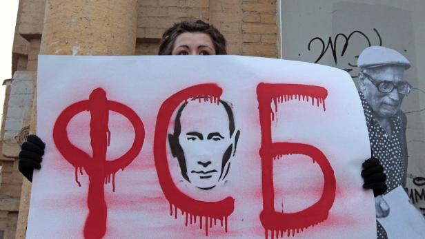 Protest gegen Putin und den Inlandsgeheimdienst FSB in Moskau: Aktivisten fordern die Freilassung politischer Gefangener.