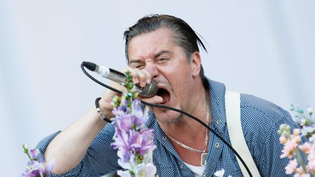 Faith-No-More-Sänger Mike Patton beim „Rock In Vienna“-Festival – Bassist Billy Gould hält sich gerne im Hintergrund.