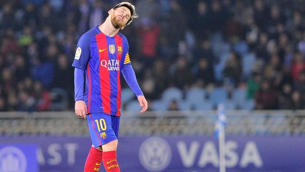 Lionel Messi und seine Nebenleute rutschten beinahe ganz böse aus.