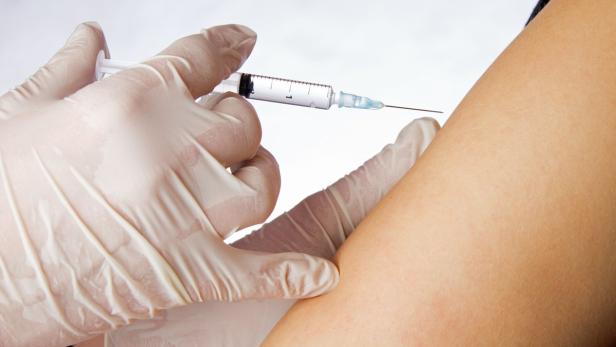 Gesundheitspersonal: Bioethikkommission empfiehlt Impfpflicht