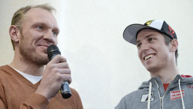 APA11292748 - 04022013 - SCHLADMING - ÖSTERREICH: Hermann Maier (l.) und Marcel Hirscher am Montag, 04. Februar 2013, während einer PK in Schladming. APA-FOTO: HERBERT NEUBAUER