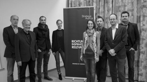 Strategie Austria-Vorstände: Helmut Schliefsteiner, Leopold Ziereis, Luca Conte, Michaela Heumann, Katharina Schmid, Martin Weinand, Markus Petzl und Markus Mazuran (v.l.n.r. - c: strategie austria)