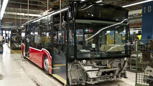 So sehen die neuen Busse aus: Die Produktion im deutschen Mannheim läuft auf Hochtouren.