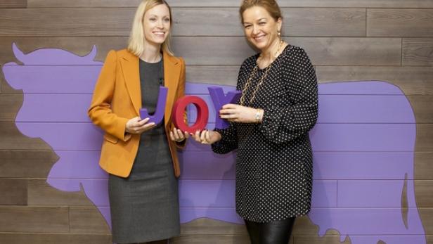 Heidi Hauer (Mondelez International DACH) und Sigrid Krupica (Grayling Austria) setzen ihre gemeinsame Kommunikationsarbeit fort. (c: grayling austria)