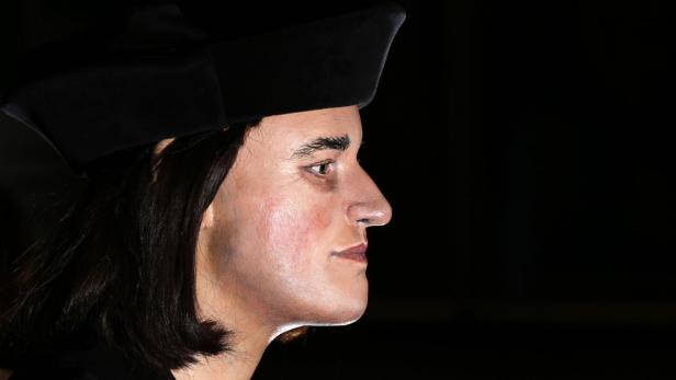 Eine Wachsrekonstruktion von Richard III. im Profil.