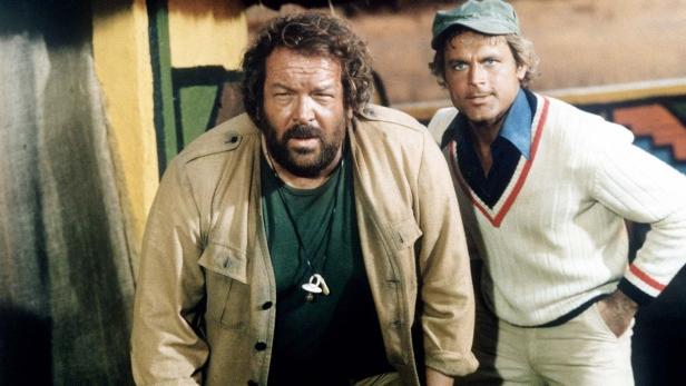 Bud Spencer: Carlo Pedersoli stieg wie ein Schauspiel-Phönix aus dem Wasser. Der 1929 Geborene kraulte als erster Italiener die 100 Meter unter einer Minute. Nahm an Olympia teil, komponierte Lieder und fand schließlich beim Film sein Alter ego Bud Spencer sowie seinen kongenialen Partner Terence Hill.