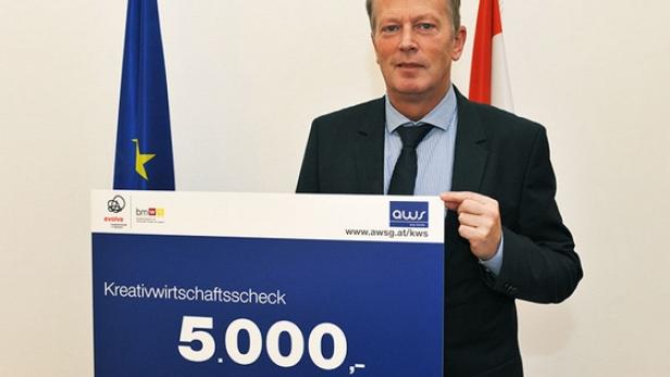 Wirtschaftsminister Reinhold Mitterlehner stockt die KMU-Unterstützung per Kreativwirtschaftsscheck auf drei Millionen Euro auf. (c: bmwfj.gv.at)