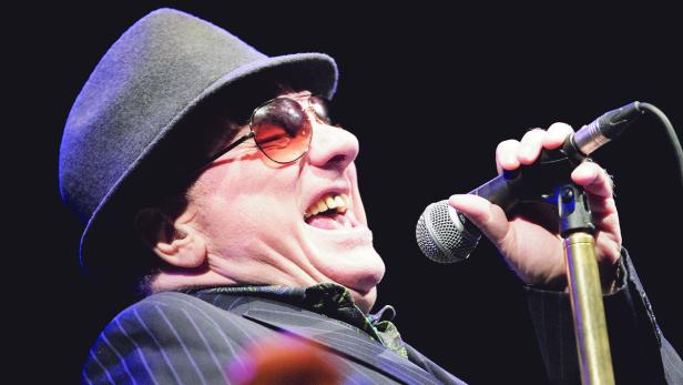 Ein Experte für das hohe Flüstern und  das tiefe Grummeln:  Van Morrison bei seinem Wien-Auftritt