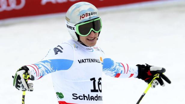 epa03570218 Matthias Mayer of Austria reacts in the finish area during the men&#039;s Super-G race at the Alpine Skiing World Championships in Schladming, Austria, 06 February 2013. EPA/HERBERT NEUBAUER