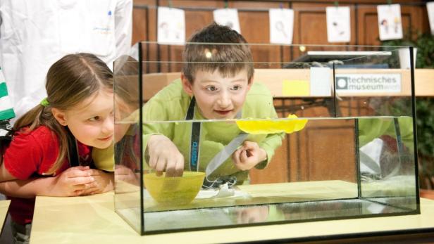 Spaß und Action erleben die Volksschüler beim großen Leonardino-Contest, wo sie ihr Wissen unter Beweis stellen.